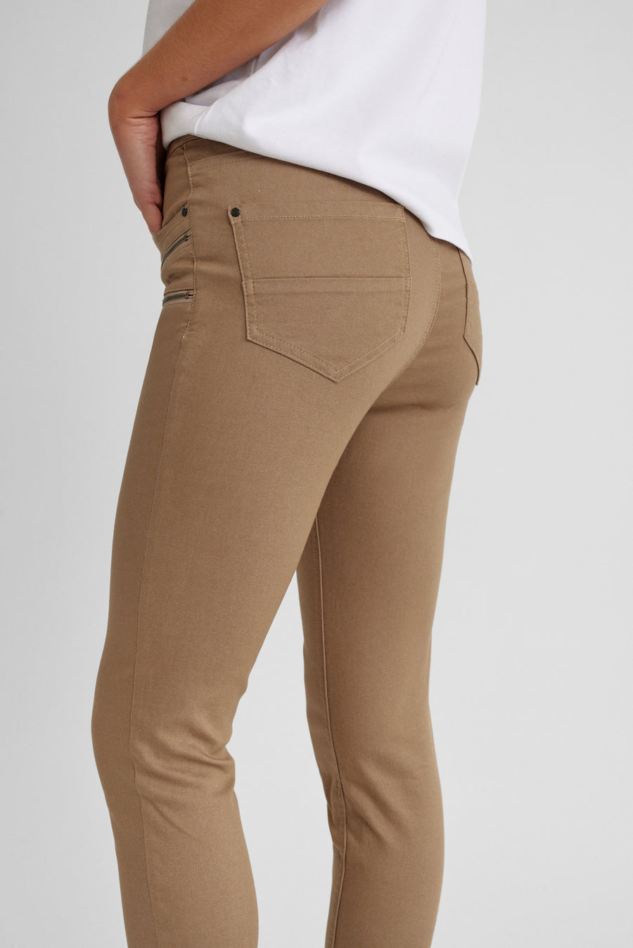 FQAIDA - HOSE - 7/8 LÄNGE - BRAUN