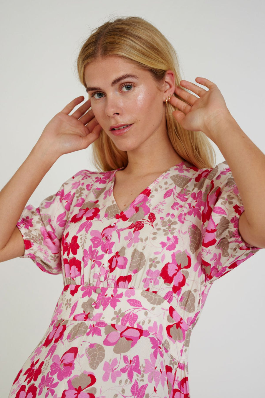 FQGELINE - KLEID MIT BLUMEN - ROT