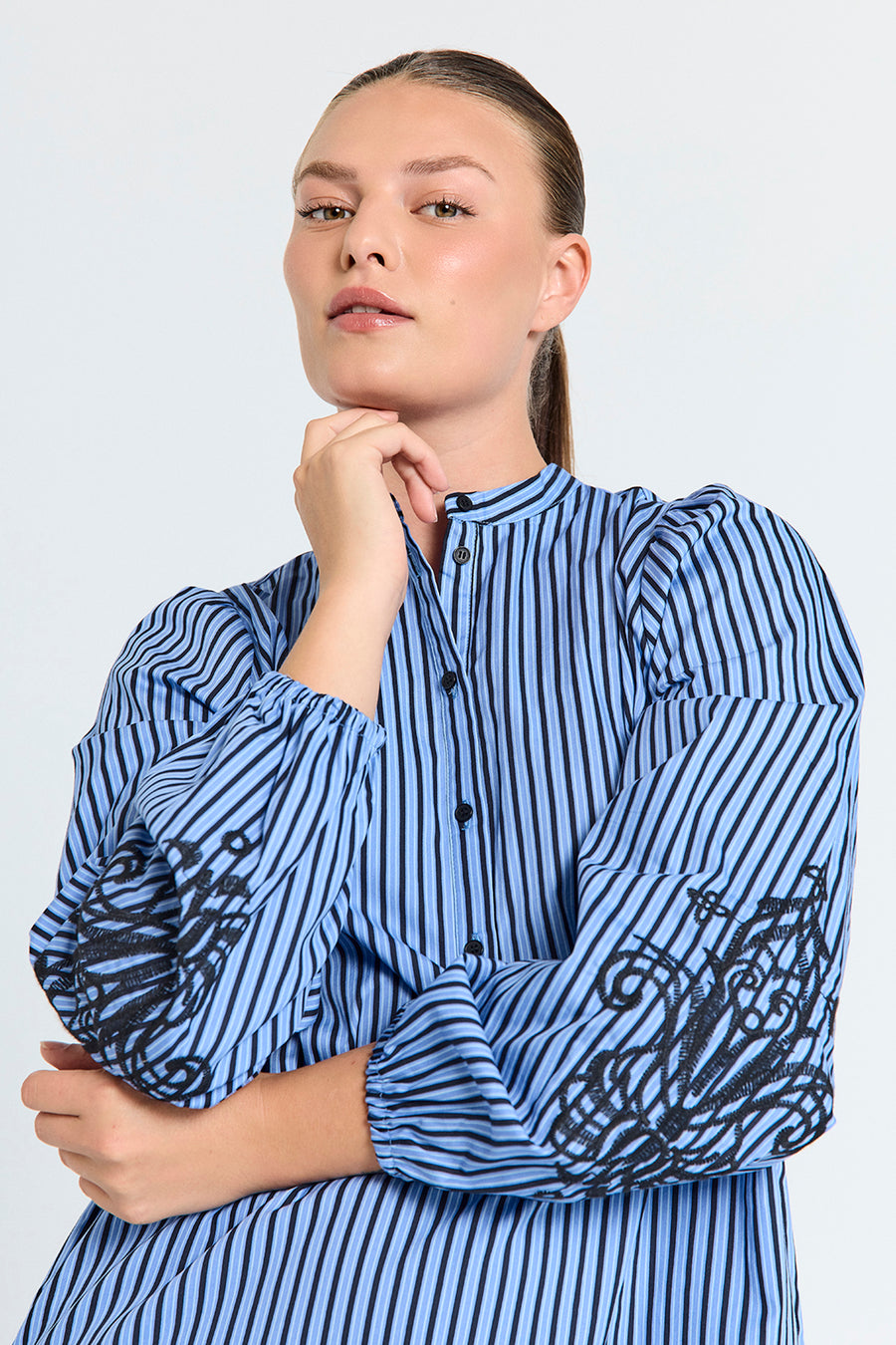 FQJOLIE – GESTREIFTES KLEID - BLAU