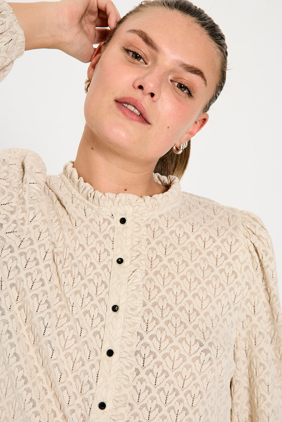 FQRIGGA - BLUSE MIT SPITZE - BEIGE
