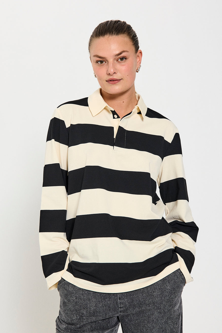 FQNILLA - POLOSHIRT - SCHWARZ UND  BEIGE