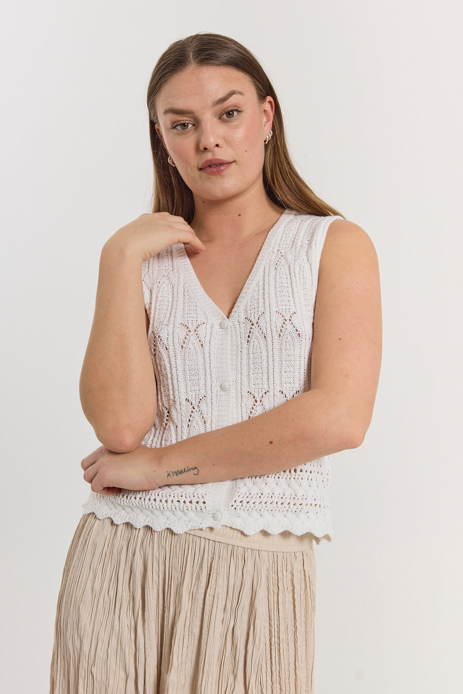 FQFRAYA – GESTRICKTE WESTE - WEISS