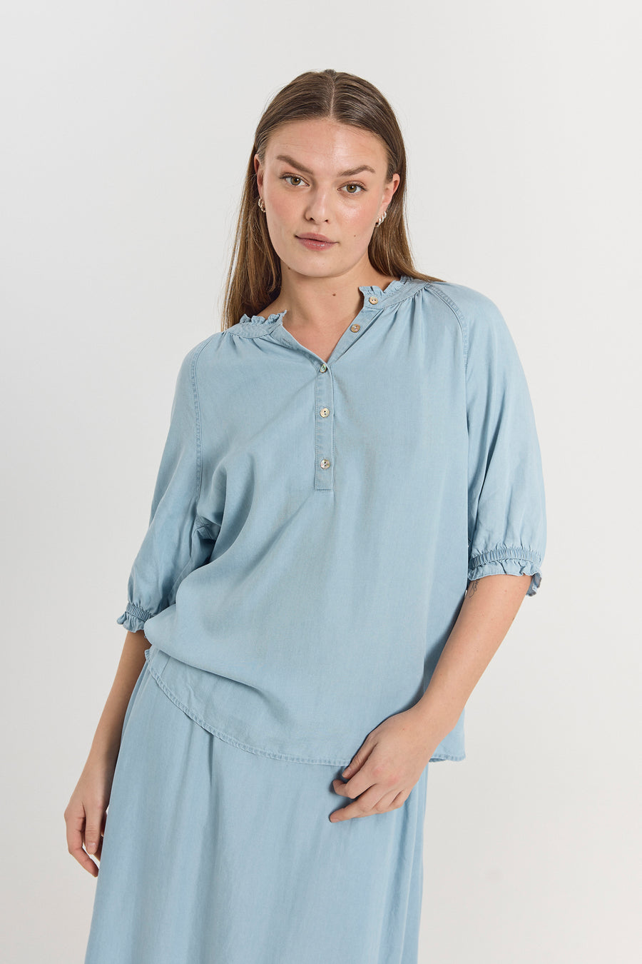 FQCARLY – BLUSE IM DENIM-LOOK - BLAU