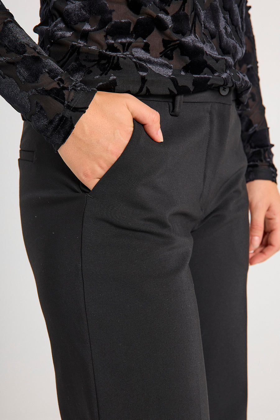 FQISADORA - HOSE - SCHWARZ