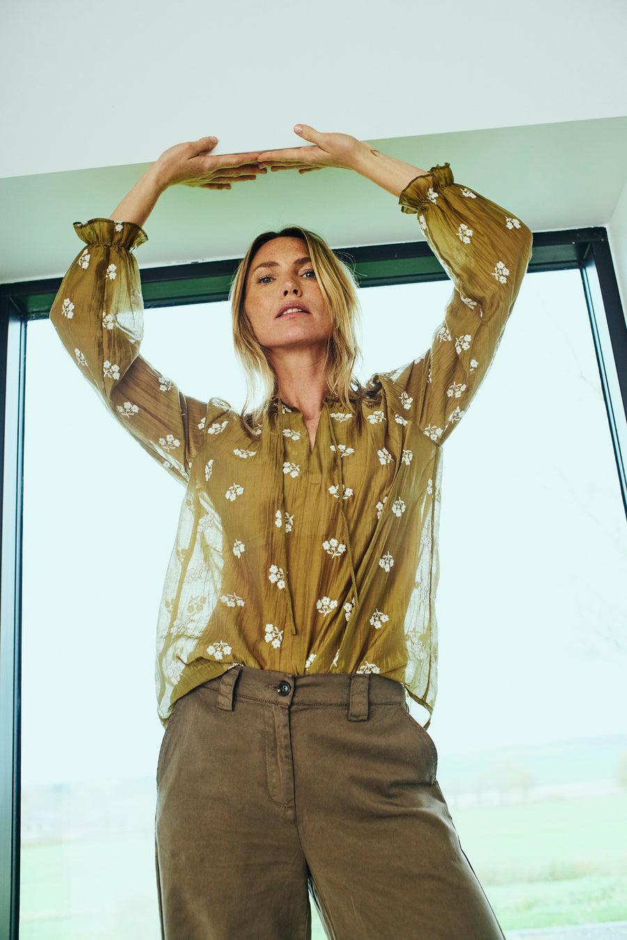 FQWENDY – BLUSE MIT FLORALER STICKEREI - BRAUN