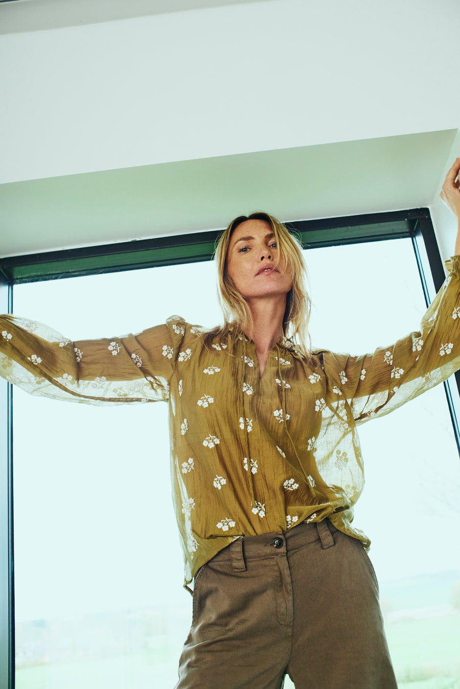 FQWENDY – BLUSE MIT FLORALER STICKEREI - BRAUN