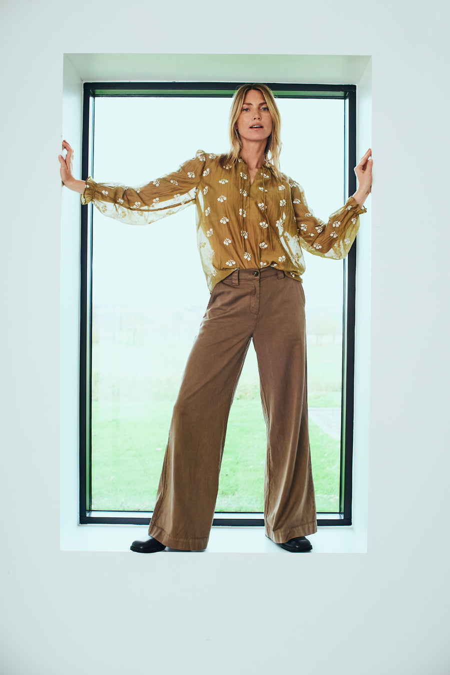 FQWENDY – BLUSE MIT FLORALER STICKEREI - BRAUN