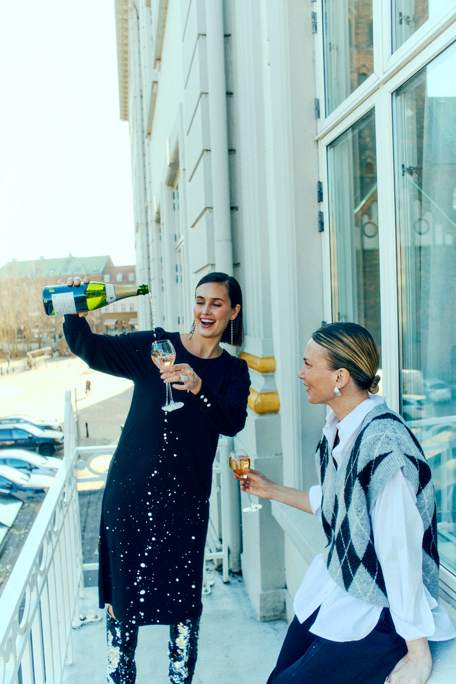 FQELVA – KLEID MIT BALLONÄRMELN - SCHWARZ