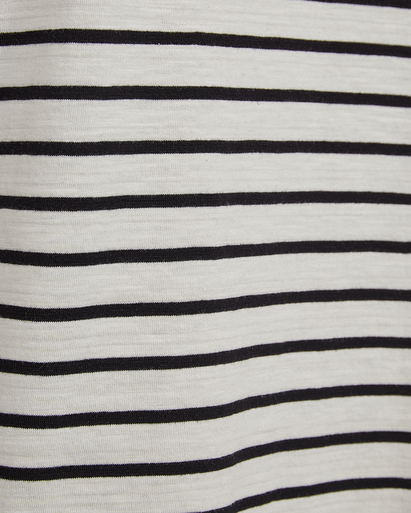 FQVIVA - T-SHIRT MIT GESTREIFTEM PRINT - WEISS UND BLAU