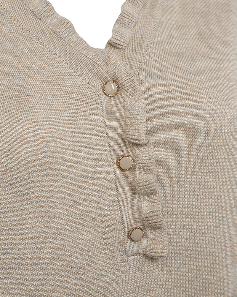 FQKATIE – FEINSTRICK-PULLOVER MIT RÜSCHEN - BEIGE